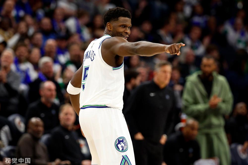 他以敏锐的 他以敏锐的